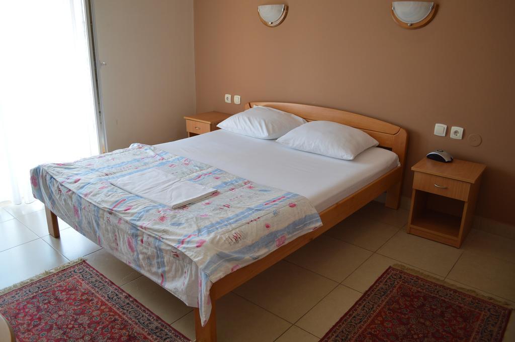 Hotel Kangaroo Будва Екстер'єр фото