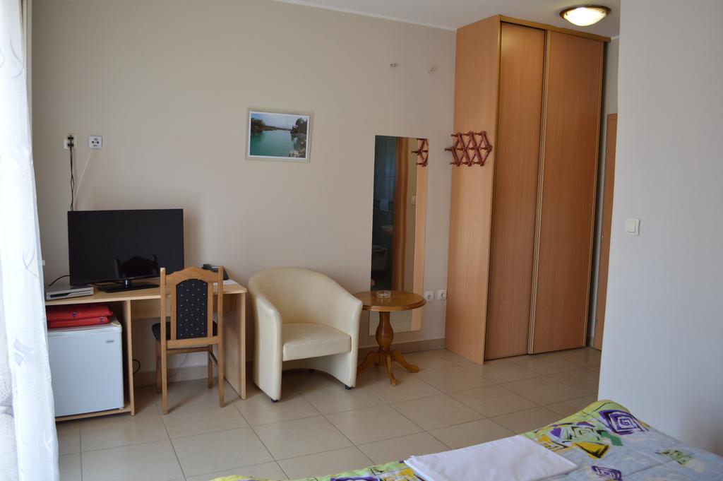 Hotel Kangaroo Будва Екстер'єр фото