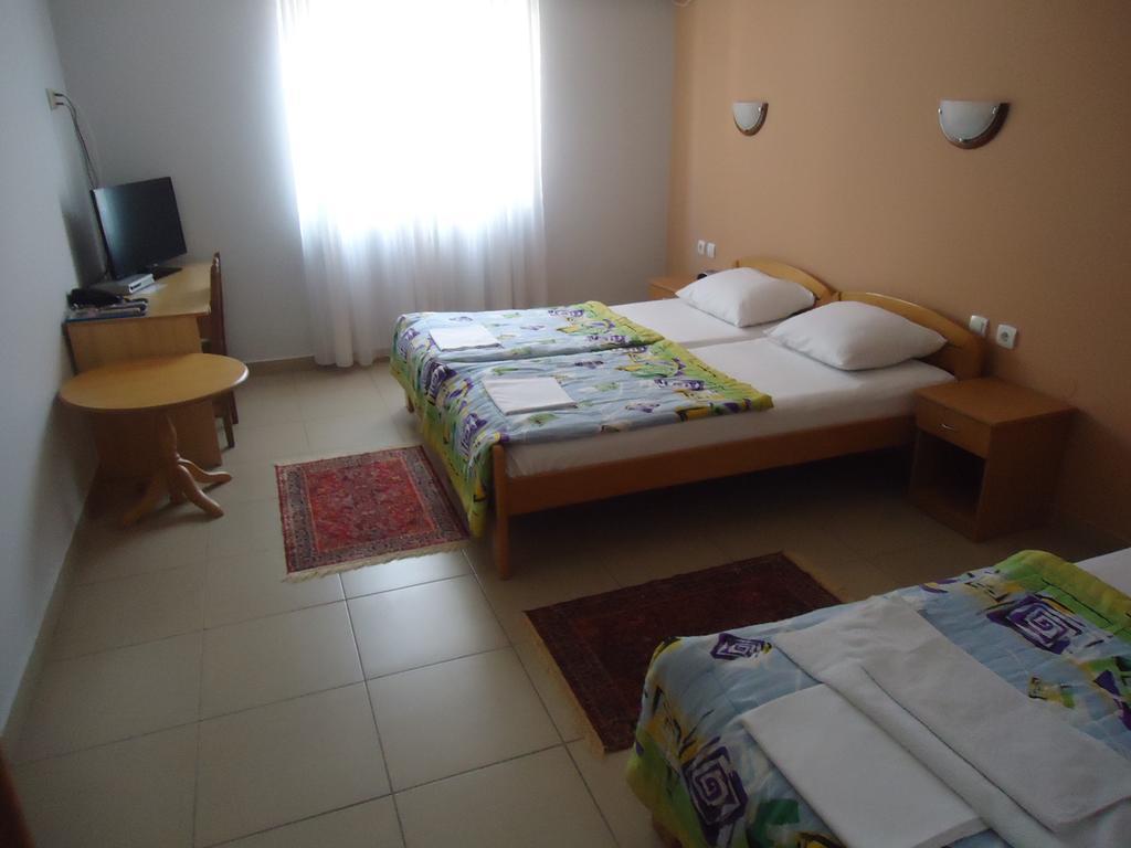 Hotel Kangaroo Будва Екстер'єр фото