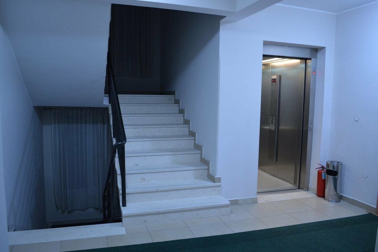 Hotel Kangaroo Будва Екстер'єр фото